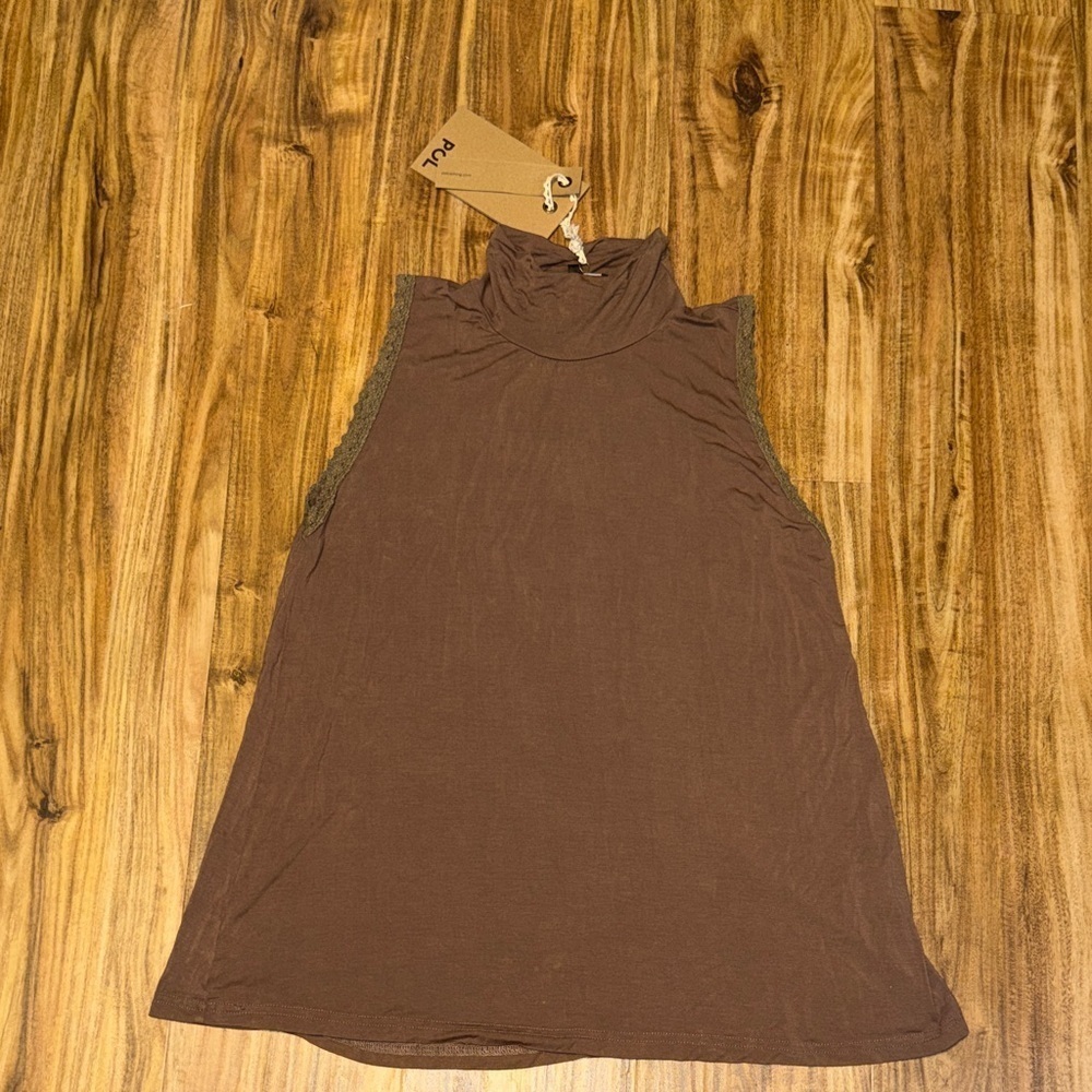 POL women’s medium top mock neck Brown Sleeveless blouse flowy stretch layer NWT